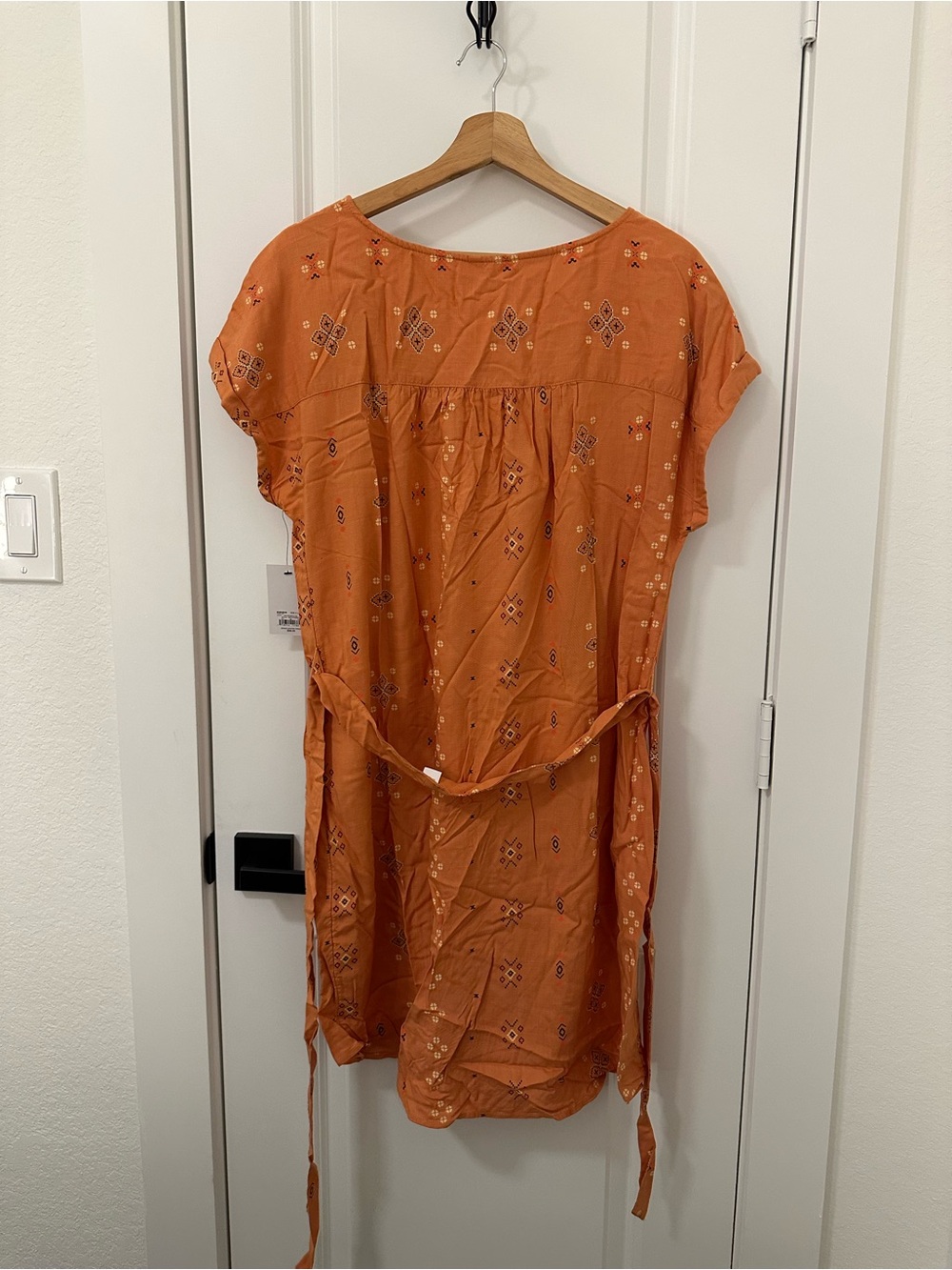 Burnt Orange Tie-Waist Midi Dress with Short Sleeves - Picture 2 of 7
